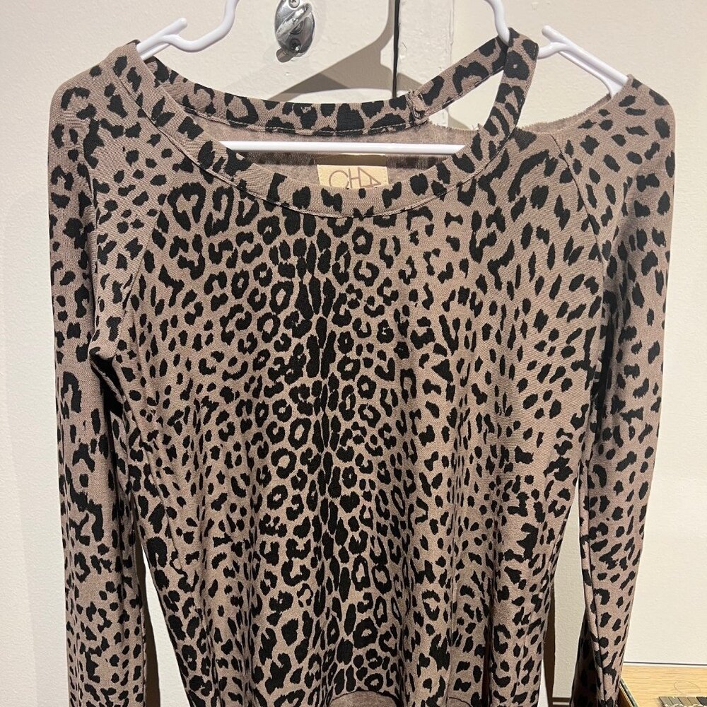 Chaser Leopard Print Longsleeve Off Shoulder Blouse Size XS: Brand New